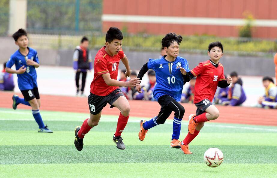 组图｜临沂市郯城县2021年中小学生足球联赛开赛啦