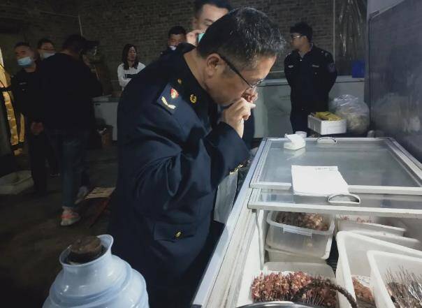 滨州一市民吃烧烤后出现腹痛、腹泻 市场监管局及时调查处理