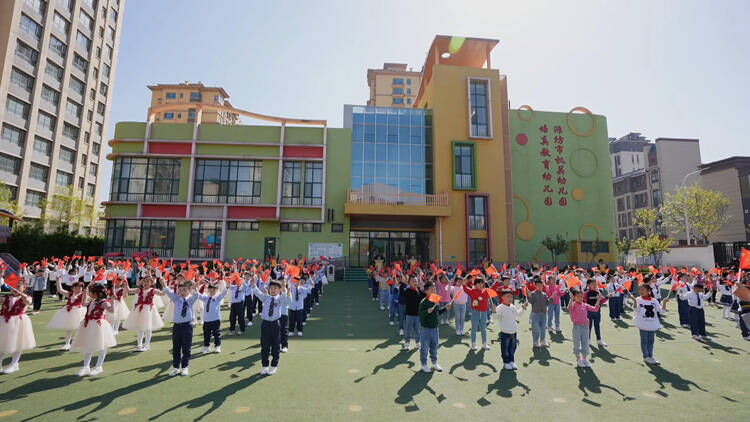 唱红歌 学党史 潍坊市机关幼儿园培真园萌娃用歌声唱出心中热爱