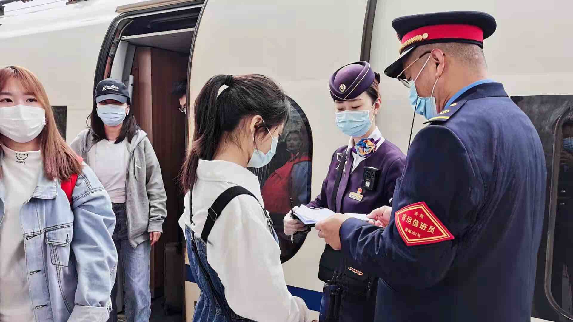 铁路“补偿式”客流来袭 淄博火车站积极应对旅客出行高峰