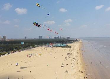 49秒丨放飞快乐心情！威海南海新区举行大型风筝邀请赛