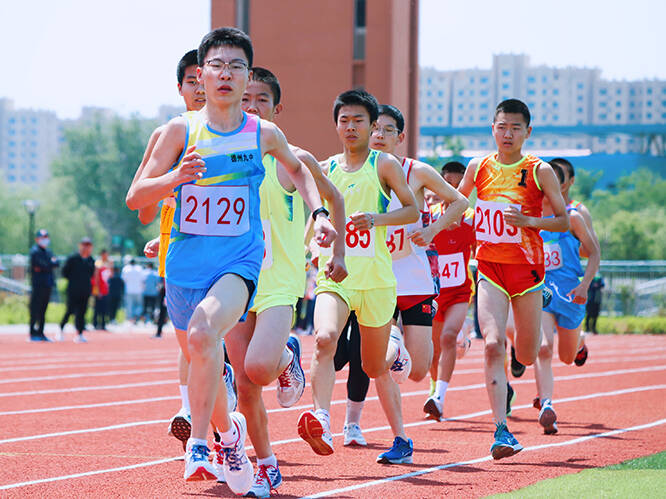 德城区中小学生田径联赛圆满收官 初中男子400米打破历届纪录