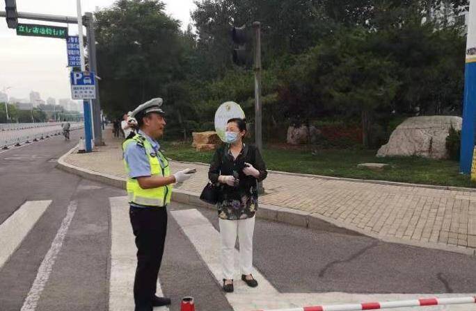 高考首日滨州一学生家长手机丢失 热心市民捡到交给警察