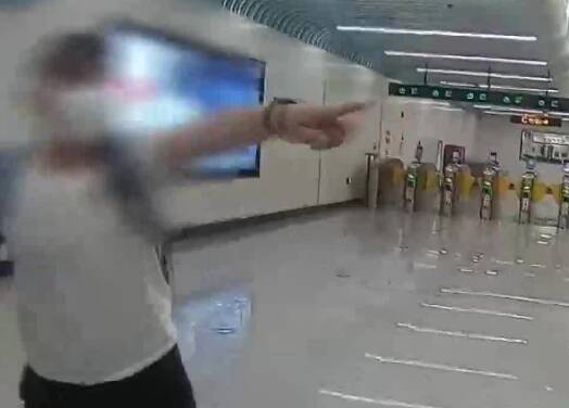 男子醉酒后辱骂殴打民警 济南首例地铁袭警罪嫌疑人被批捕