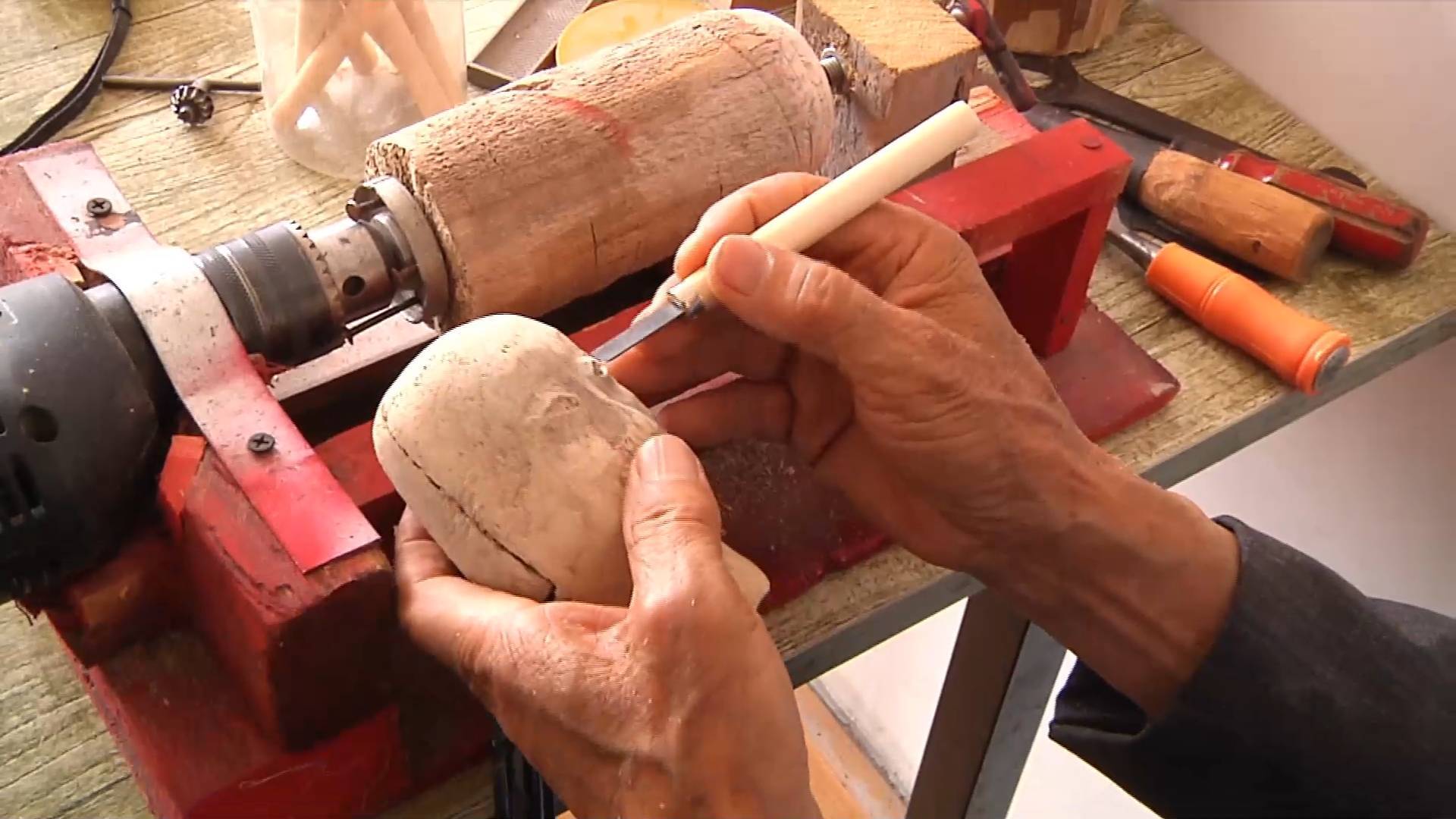 潍坊七旬老人演绎布袋木偶戏40多年创新制作申请非遗让木偶戏活起来