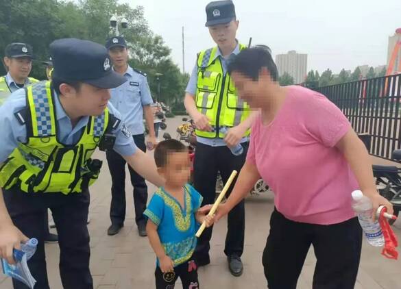 滨州阳信一小男孩与家人走散 民警联合行动帮其找到奶奶