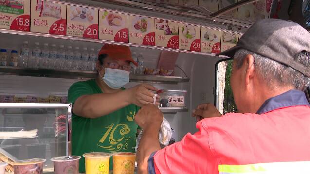 政府买单、餐品自选！潍坊环卫工人吃上香喷喷的免费早餐