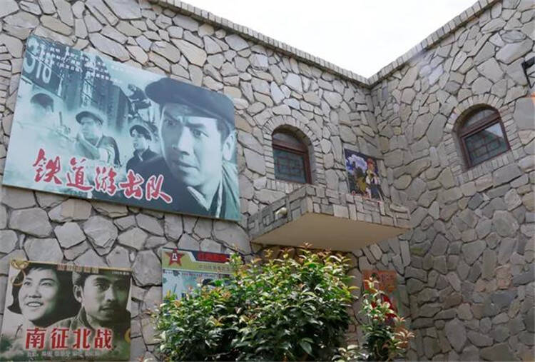 老式放映机、胶片、海报 潍坊安丘这座电影艺术博物馆再现百年影像史