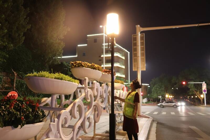 我为群众办实事丨泰安市城市管理局普查“亮灯率” 处置33处故障路灯