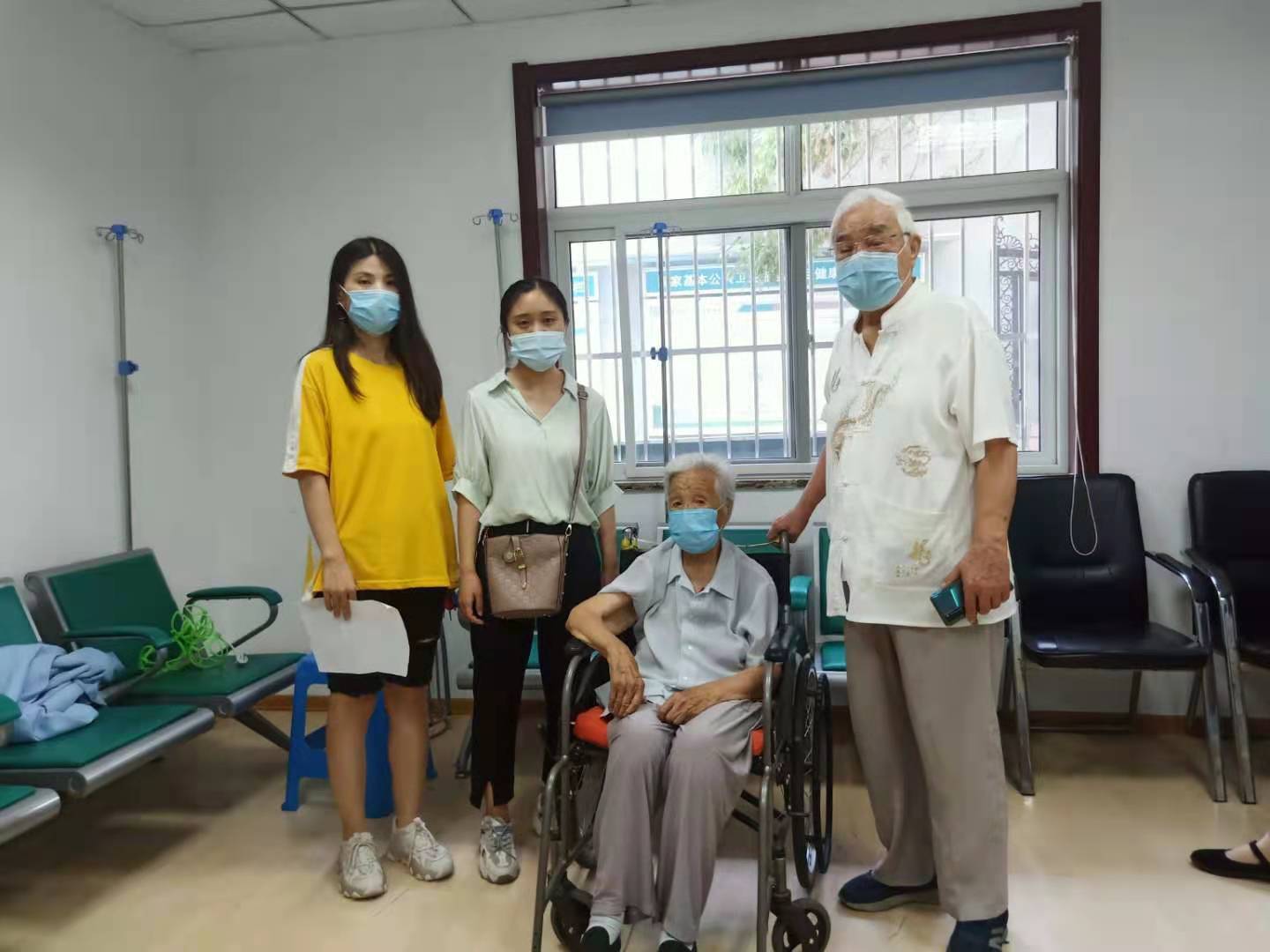 “打完心里就踏实多了” 济南市102岁老人主动接种新冠疫苗！