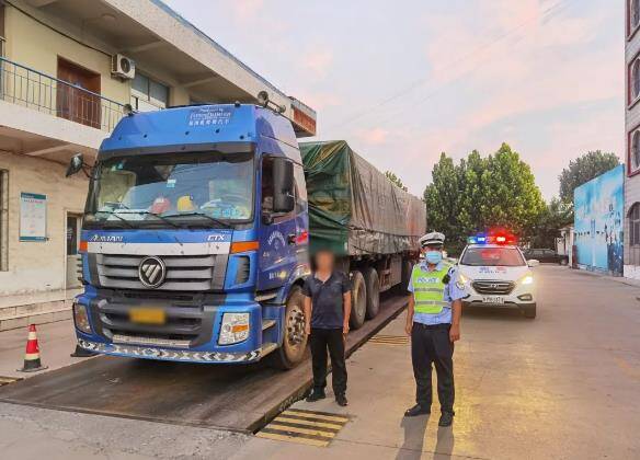 一輛多次在濱州轄區高速公路超載違法的重型貨車被查獲