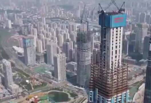 省会新观察｜济南中央商务区360米超高层项目封顶