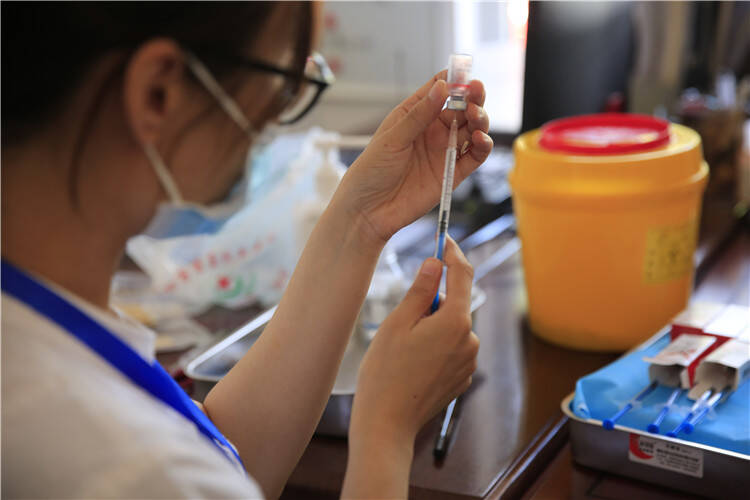 潍坊高新区15—17岁人群开始接种新冠疫苗 集中接种时间将持续到8月10日