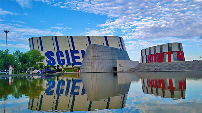 东营市图书馆进一步加强常态化疫情防控措施每日入馆人数限流200人