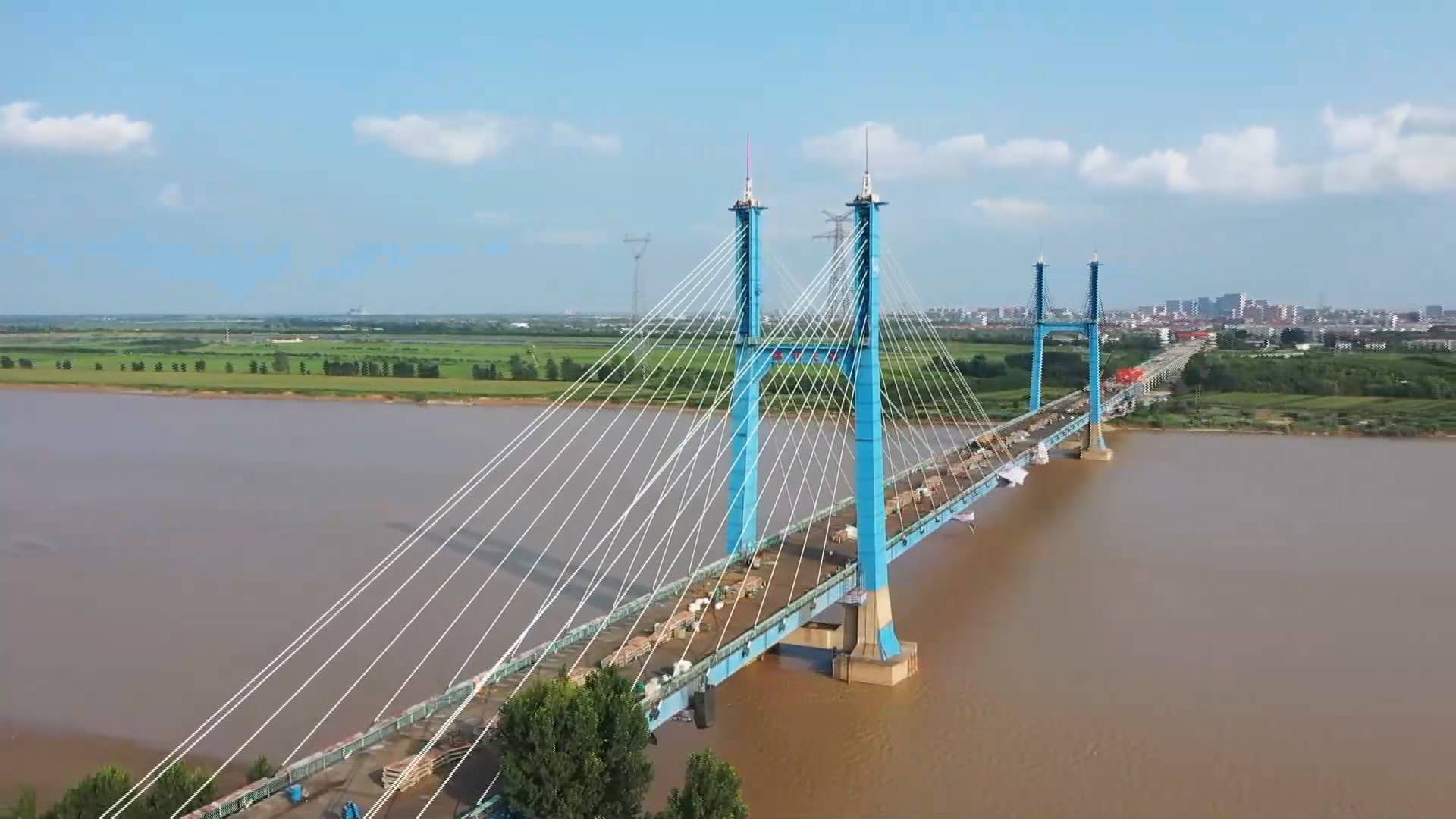 国内首座钢斜拉桥换索完成 年底全桥通车