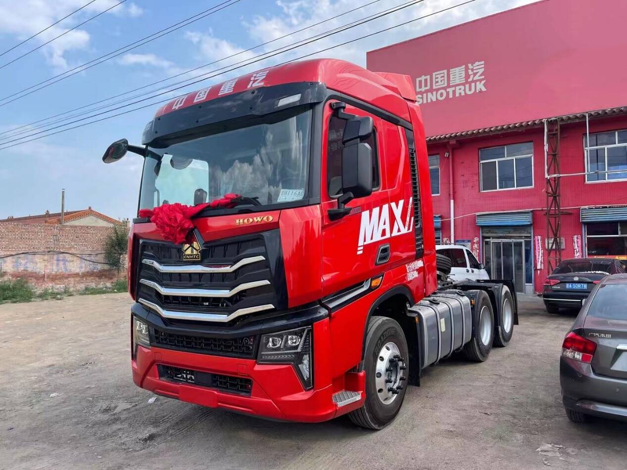 全国首台 中国重汽豪沃MAX交车啦！