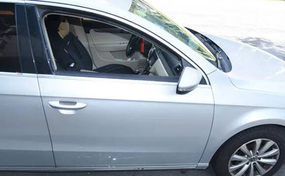 一男子凌晨砸車窗盜竊財物 濱州濱城警方9小時破案追贓