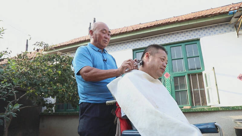 免费为村民理发40多年 潍坊昌邑有个“理发叔”