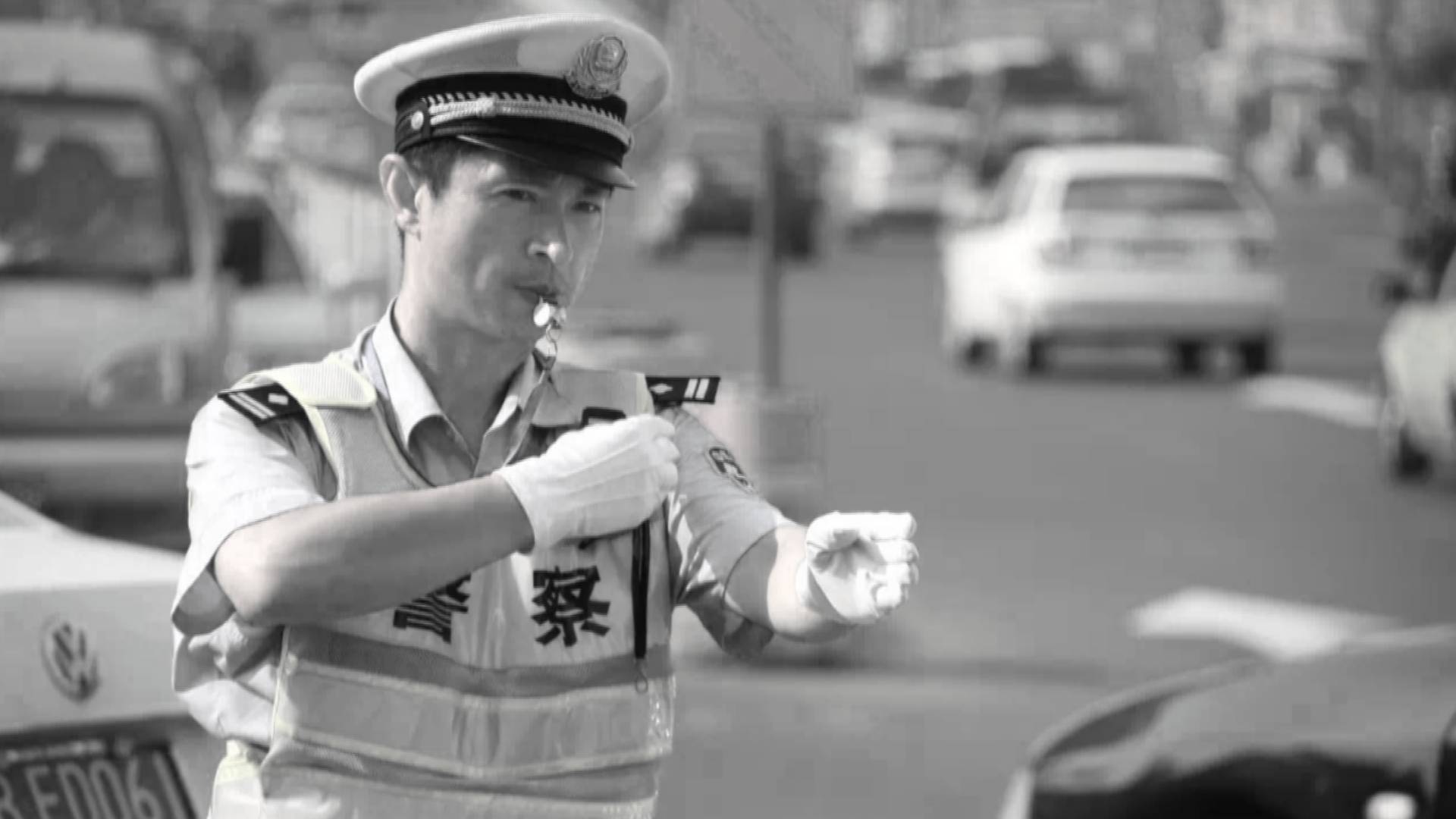 “涌”远记得你！青岛民警李涌生前小区邻居：他是个“微笑的英雄”