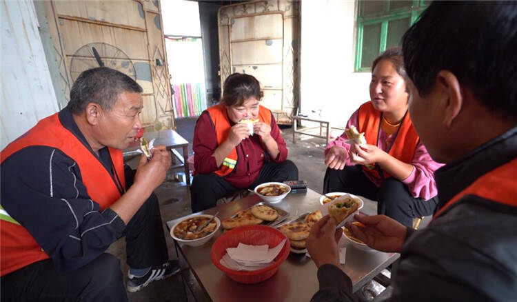 青州：52处爱心餐点、65处爱心理发点 情暖环卫园林工人