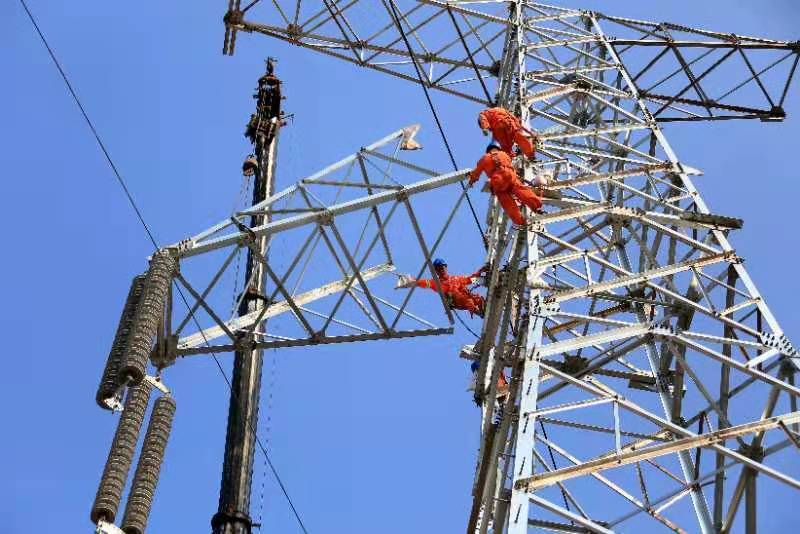 建电网、抓项目、细服务 国网安丘供电公司让地方经济社会发展电力十足