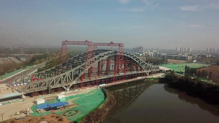 “鲁西第一拱”！聊城黑龙江路跨徒骇河大桥合龙成功，预计明年6月份通车