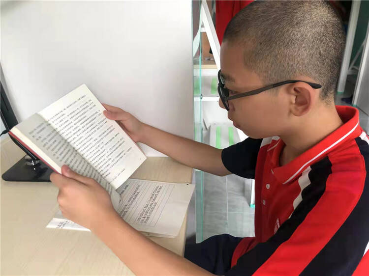 被“十万个为什么”围绕的少年：12岁成为济南市作家协会最年轻会员