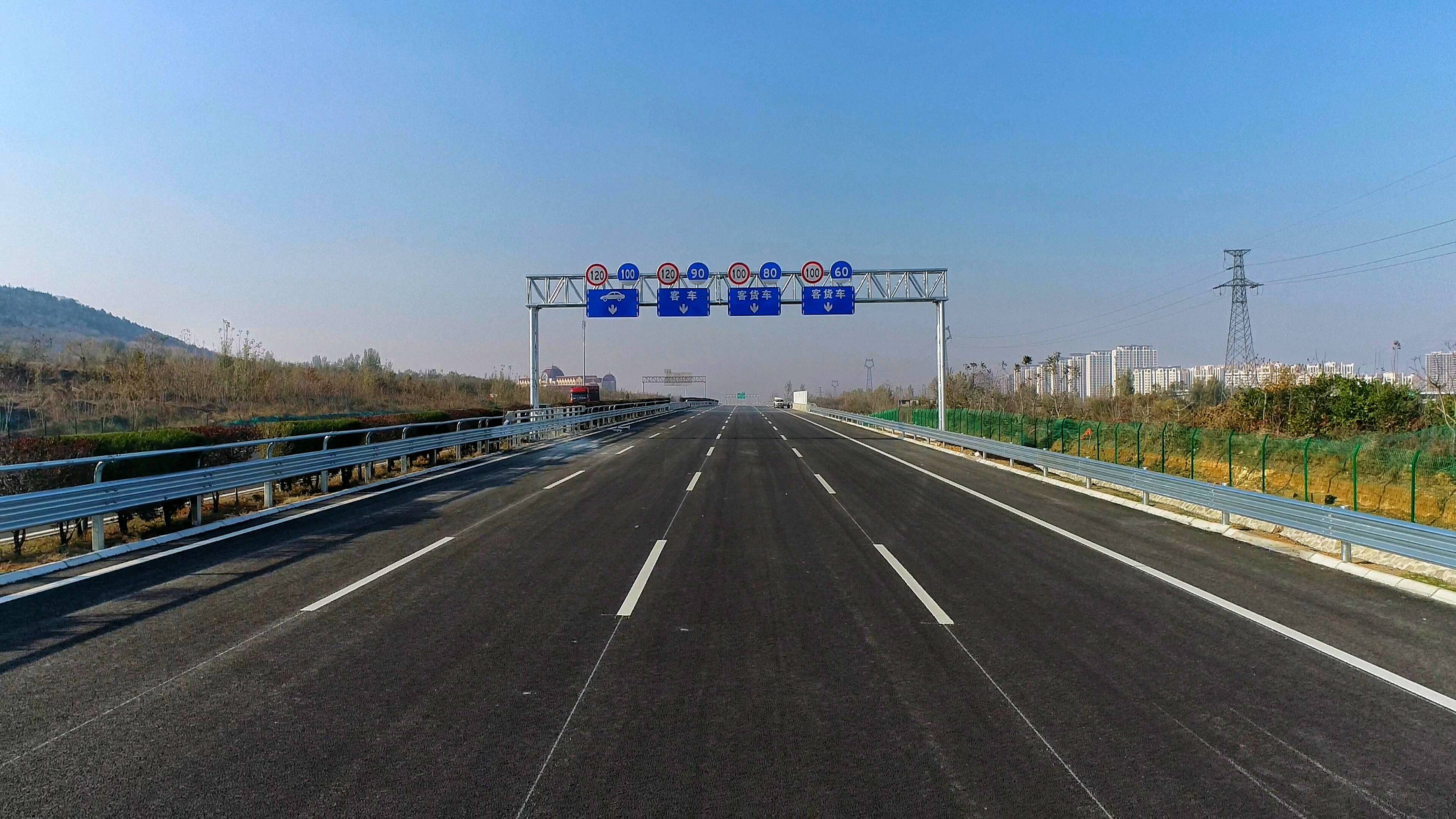 京台高速济南至泰安段恢复双向通行 开启高速改扩建“济泰新模式”