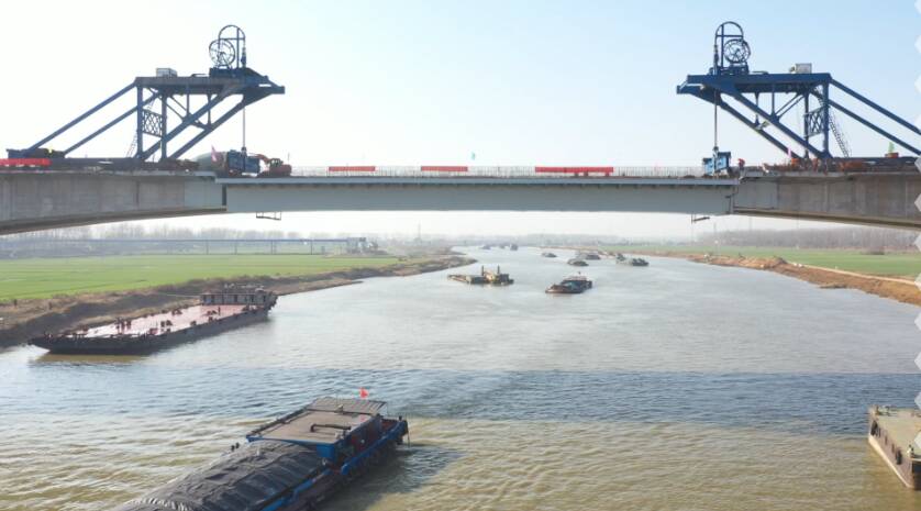 全长2417米，促进区域交通互联互通！新台高速韩庄运河特大桥顺利合龙