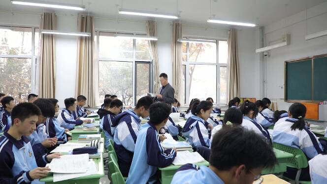 办好优质教育，点亮学子梦想！潍坊这所学校被授予“清华大学2021年生源中学”