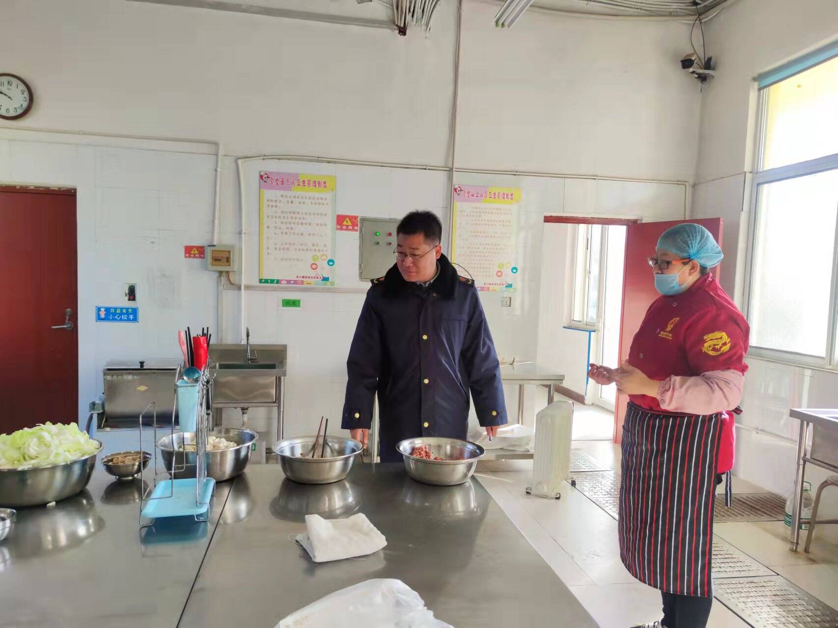 东营市东营区史口镇中心初级中学等八所学校,重点从学校食堂许可证