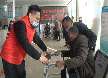 潍坊260位城乡低保残疾群众获免费康复辅助器具