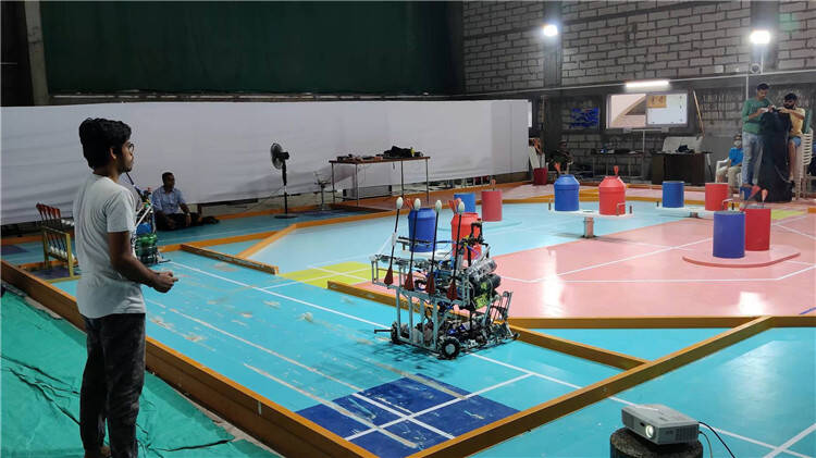 2021年亚广联大学生机器人大赛｜尼尔马大学理工学院：带着机器投手和箭童 相互协作勇攀高峰