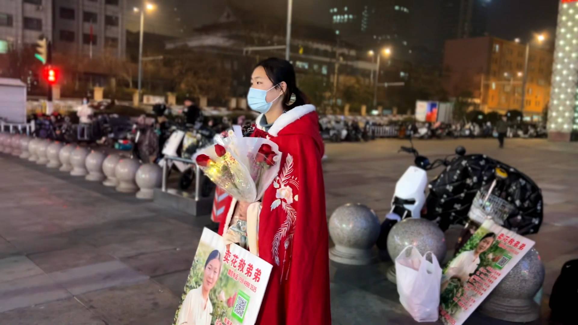买束花吧！为救白血病弟弟，济南街头这个懂事的汉服姑娘在寒风中卖玫瑰