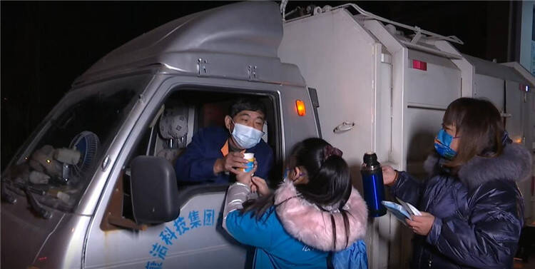“一杯姜茶 温暖中国”昌邑500余名小义工为户外劳动者送去温暖和祝福