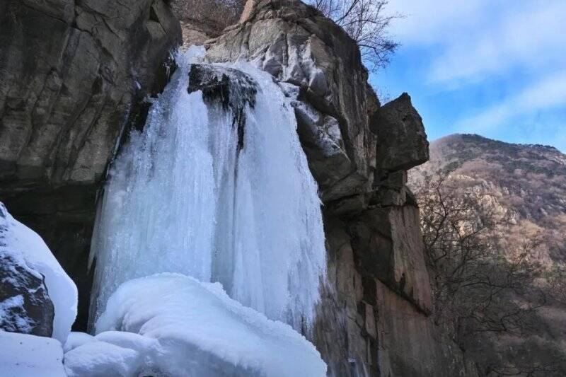莱芜彩石溪冰瀑图片