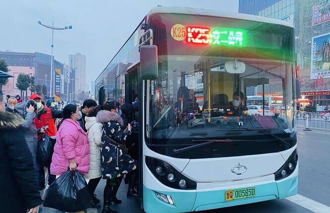 临沂公交集团3天运送乘客70万余人次 客流量较去年同期增长60%
