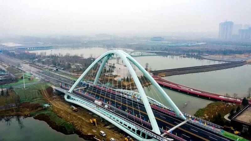 济宁高新区鸿广路桥通车 蓼河新城路网结构更完善