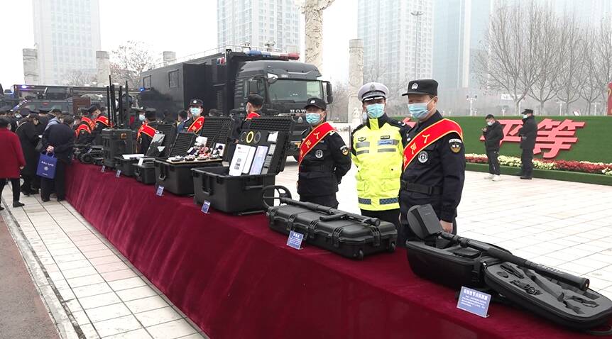 文艺节目装备展示 济宁公安干警这样庆祝自己的节日
