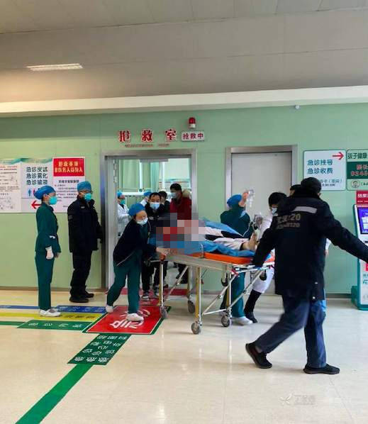 湖北武汉儿童医院某医生院内被砍伤 是谁在行凶？官方尚未发布公开声明