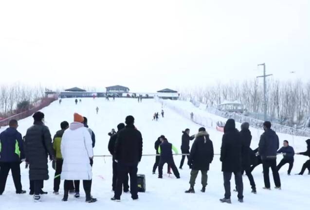 雪地拔河、极速滑雪精彩纷呈，枣庄冬季全民健身正当时