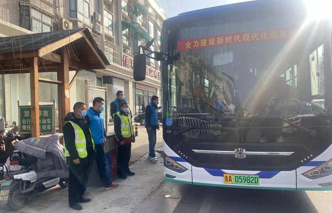 济南公交万名职工春节坚守岗位 运送乘客447万余人次