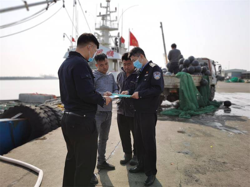威海：积极作为促管理 海岸警察沙窝所召开渔船民教育大会
