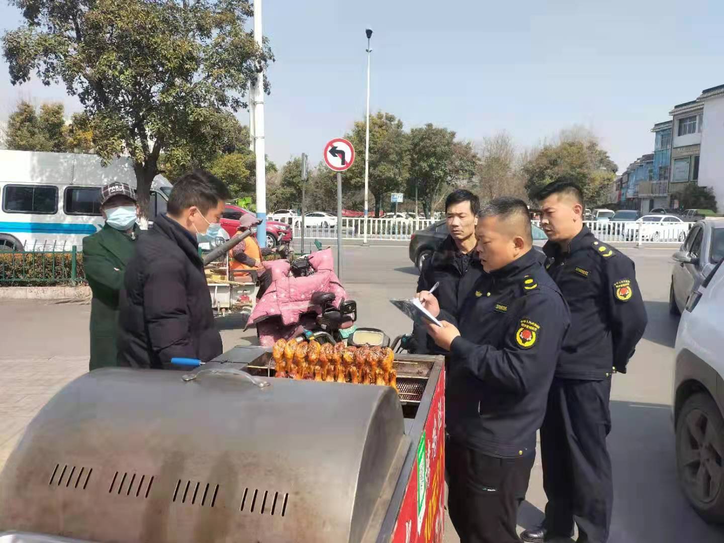 枣庄市薛城区综合行政执法多措并举加大校园周边市容环境监管力度