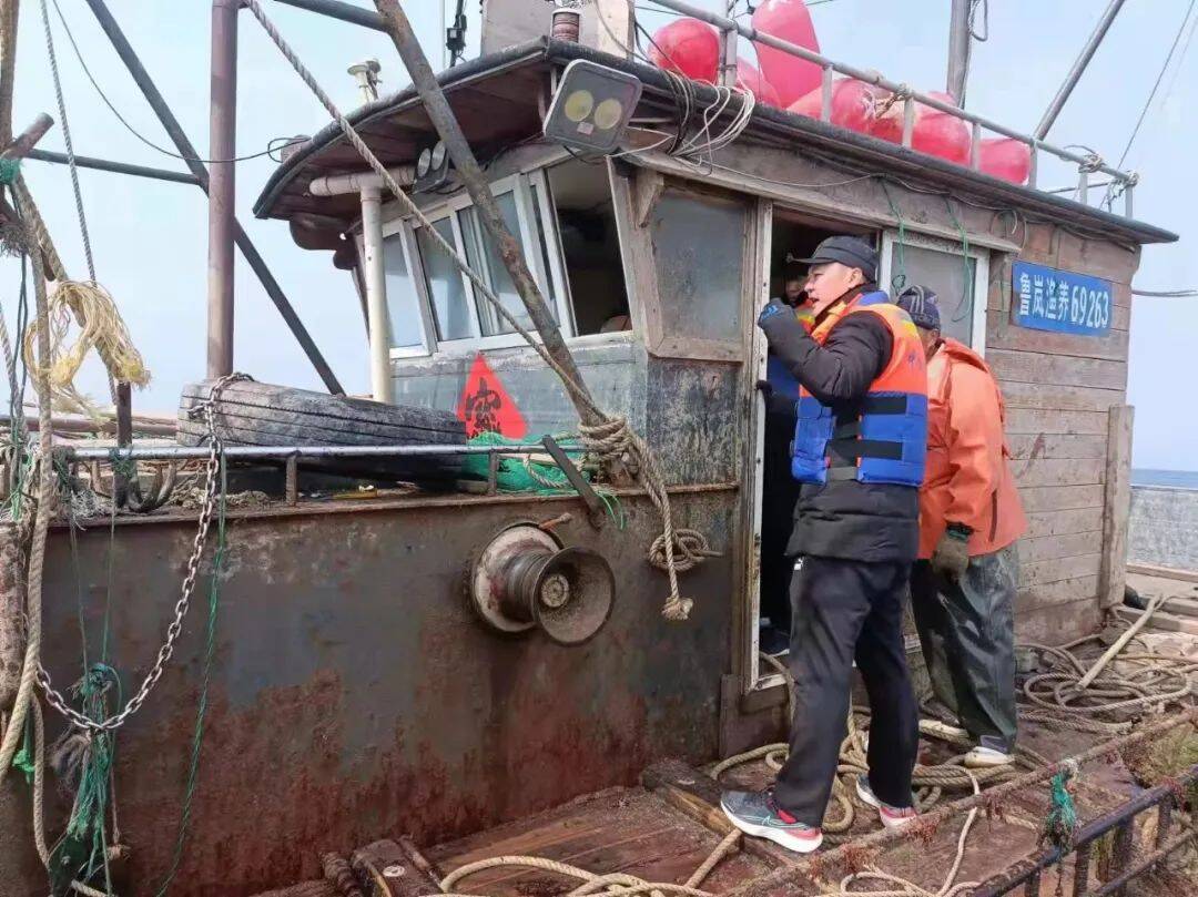 日照市开展海上渔业生产安全执法检查
