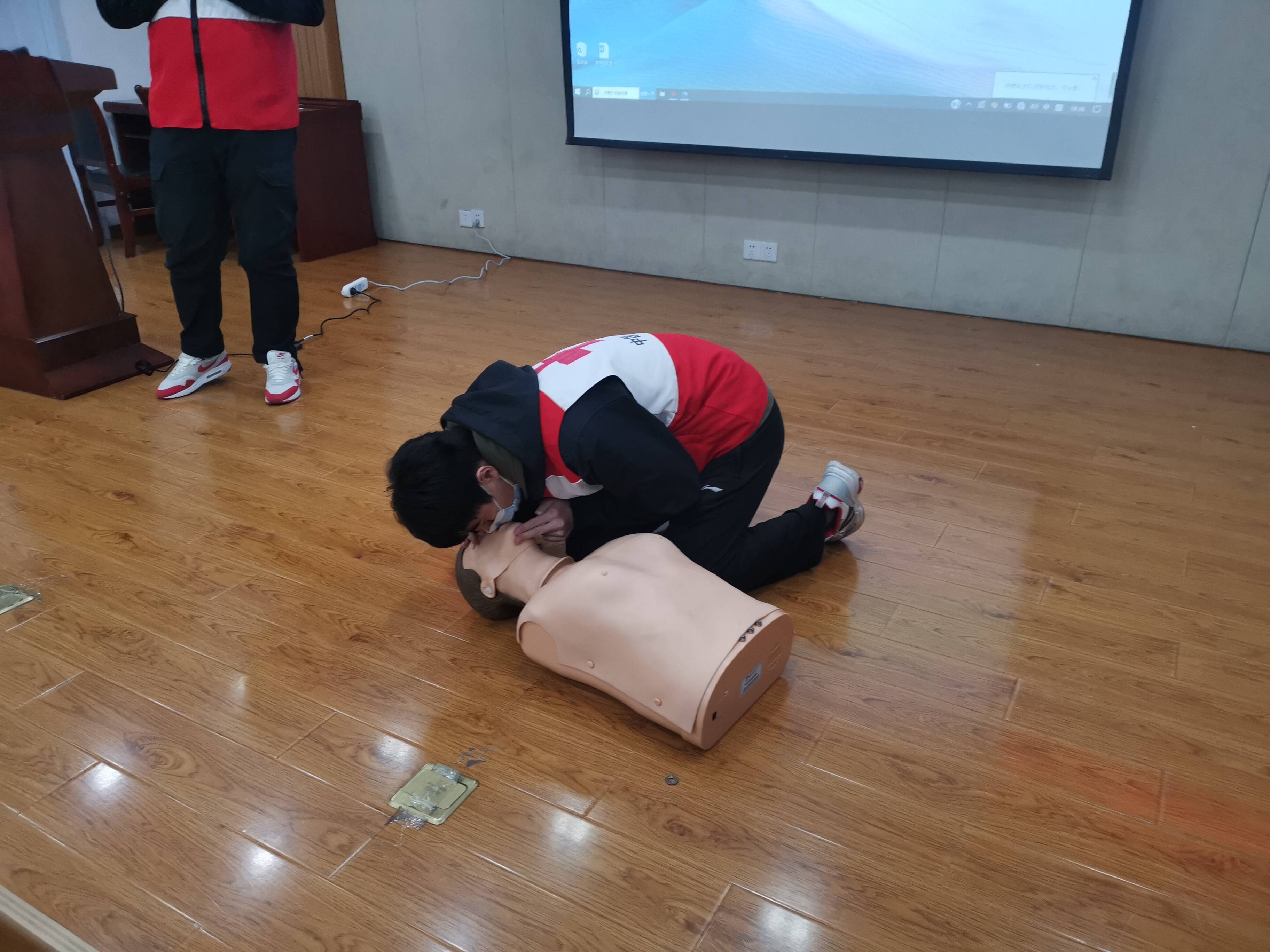 济南历城组织覆盖全区的心肺复苏应急救护志愿者培训