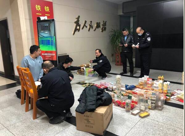 河北“夫妻档”在济南某生鲜超市“逃单” 再次作案时被逮个正着
