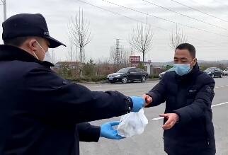 淄博周村警方三地接力 只为孩子用上急需药