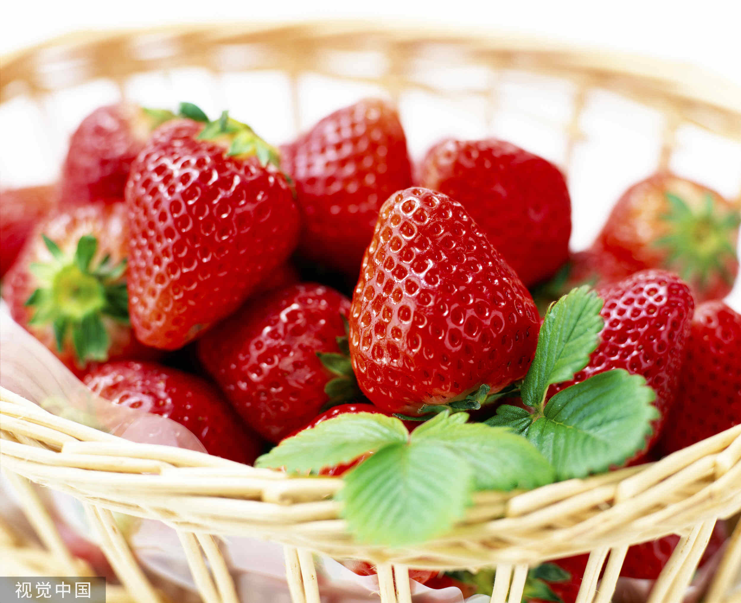 草莓，到底憑什么成為“果圈頂流”？