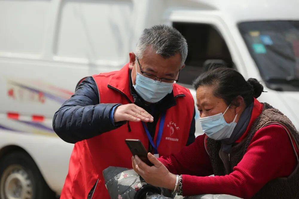7个社区18个卡点167名工作人员 枣庄市市中区法院红衣为甲助力防疫一线